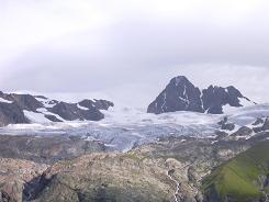 Zoom sur le Dôme et l'Aiguille des Glaciers